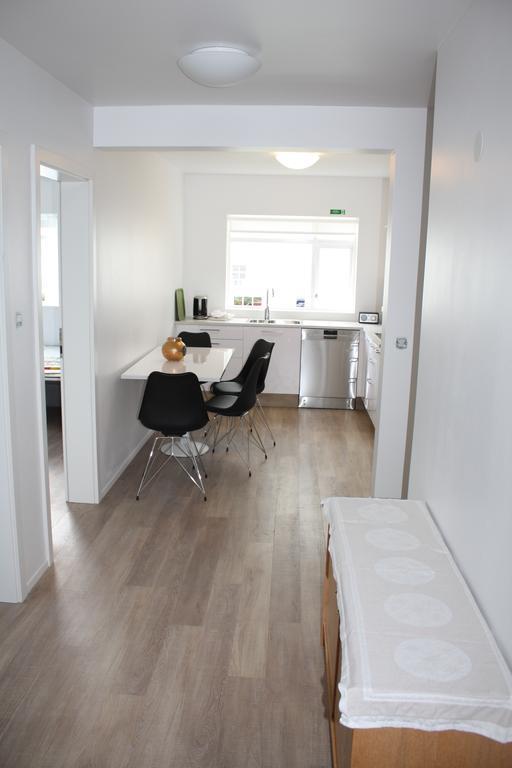Brekkugata 33 Guesthouse آكيورِيْري المظهر الخارجي الصورة
