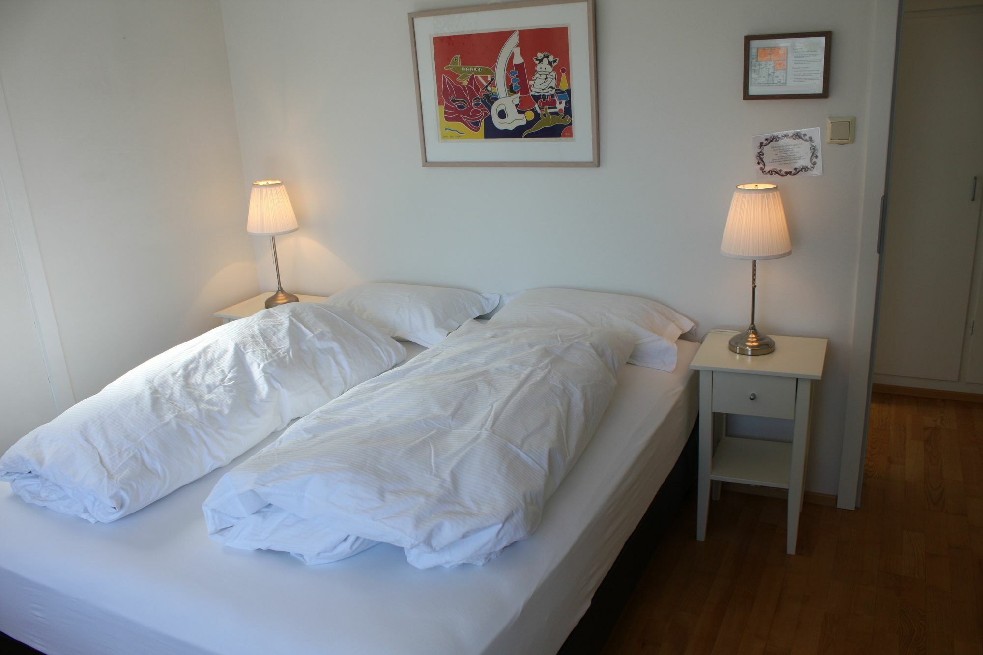 Brekkugata 33 Guesthouse آكيورِيْري المظهر الخارجي الصورة