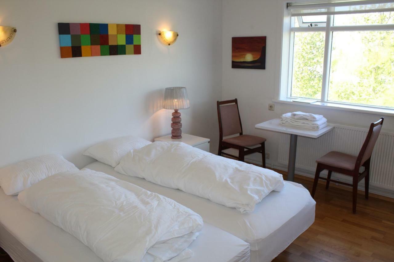 Brekkugata 33 Guesthouse آكيورِيْري المظهر الخارجي الصورة