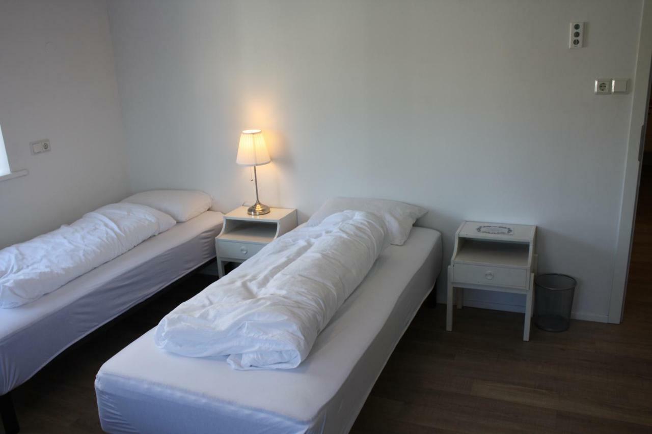 Brekkugata 33 Guesthouse آكيورِيْري المظهر الخارجي الصورة