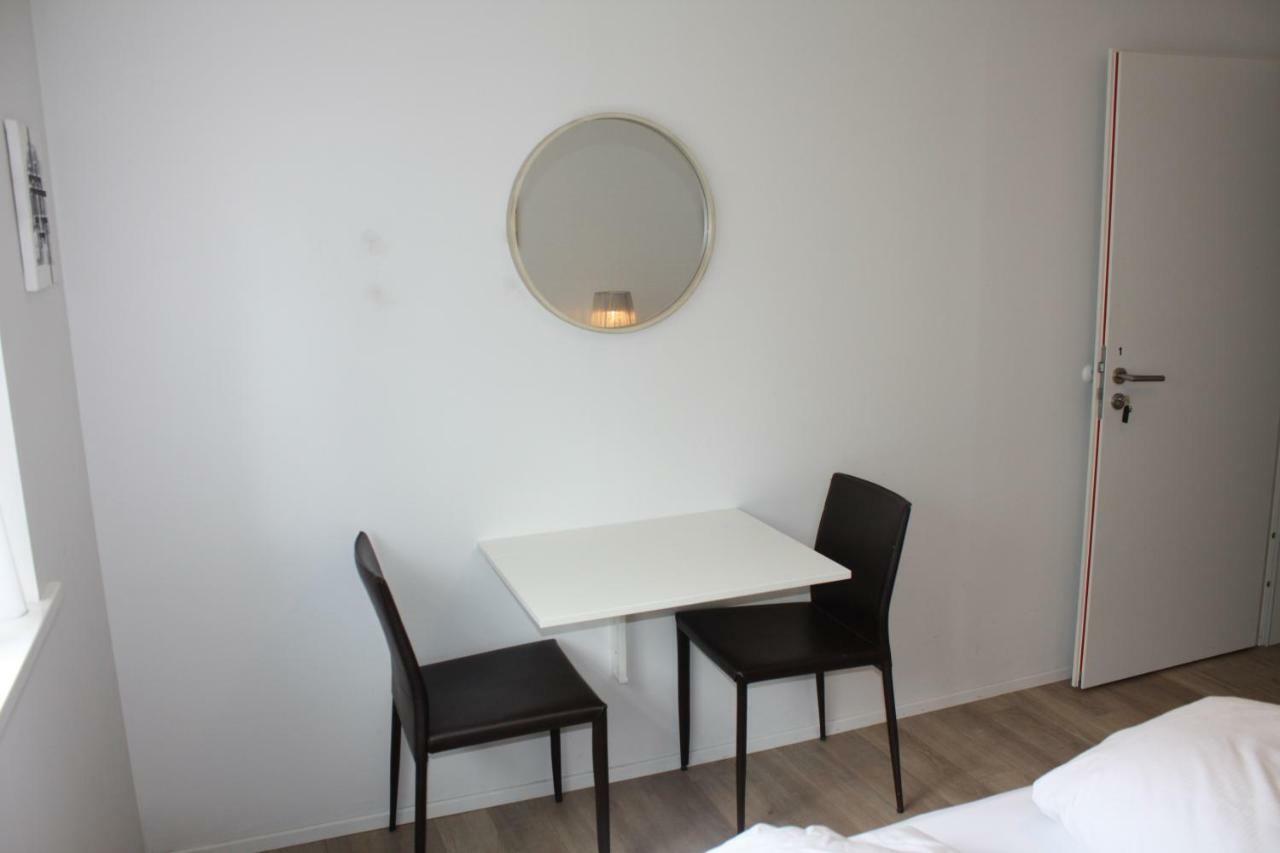Brekkugata 33 Guesthouse آكيورِيْري المظهر الخارجي الصورة